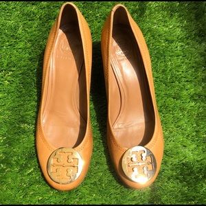 Tory Burch Cognac Camel Leather Emblem Wedge